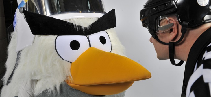 Подруга Angry Birds Hockey Bird стала талисманом ЧМ по Хоккею в 2012 году